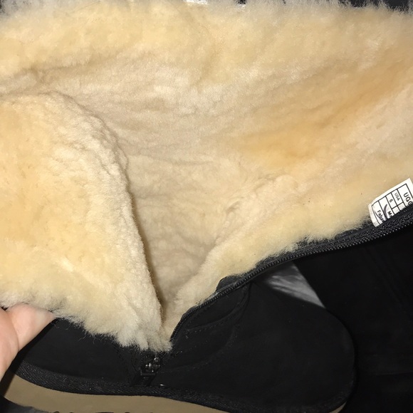 🎉HP🎉Black Uggs - Picture 5 of 7